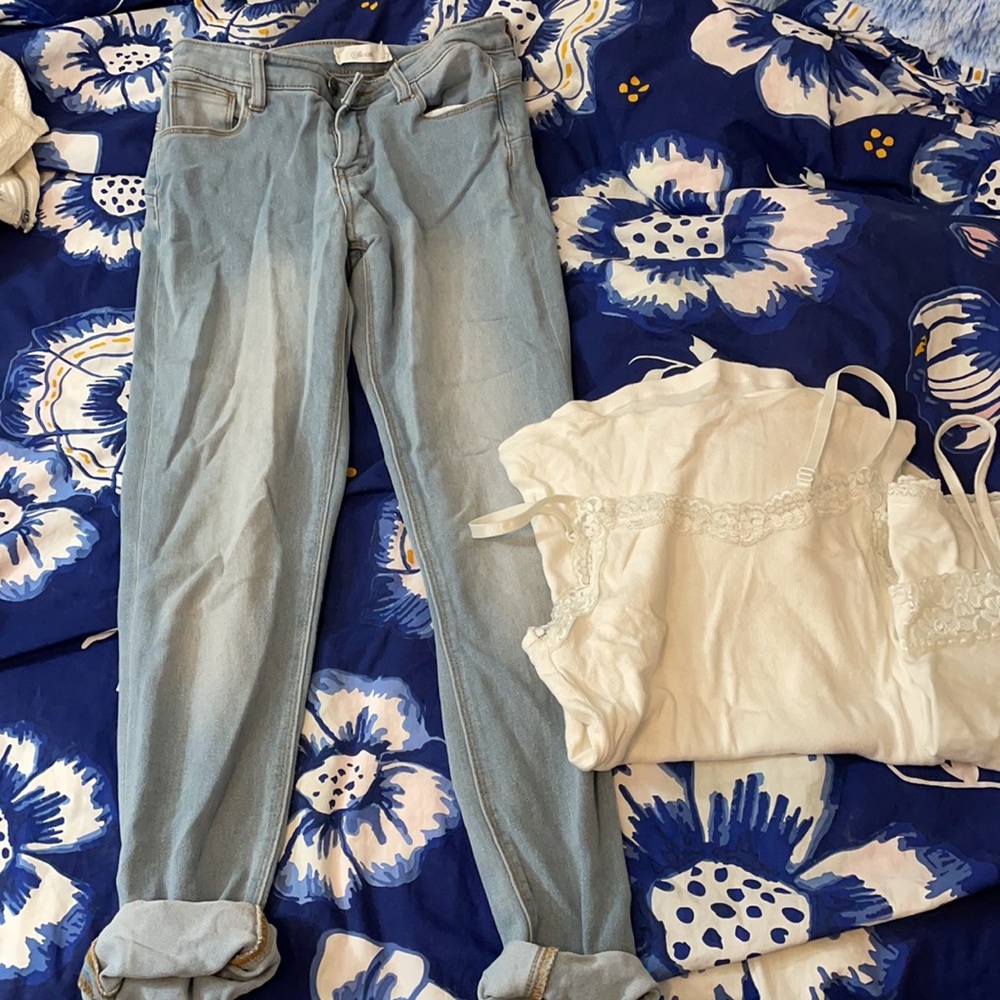 Jeans and two white tanks!
